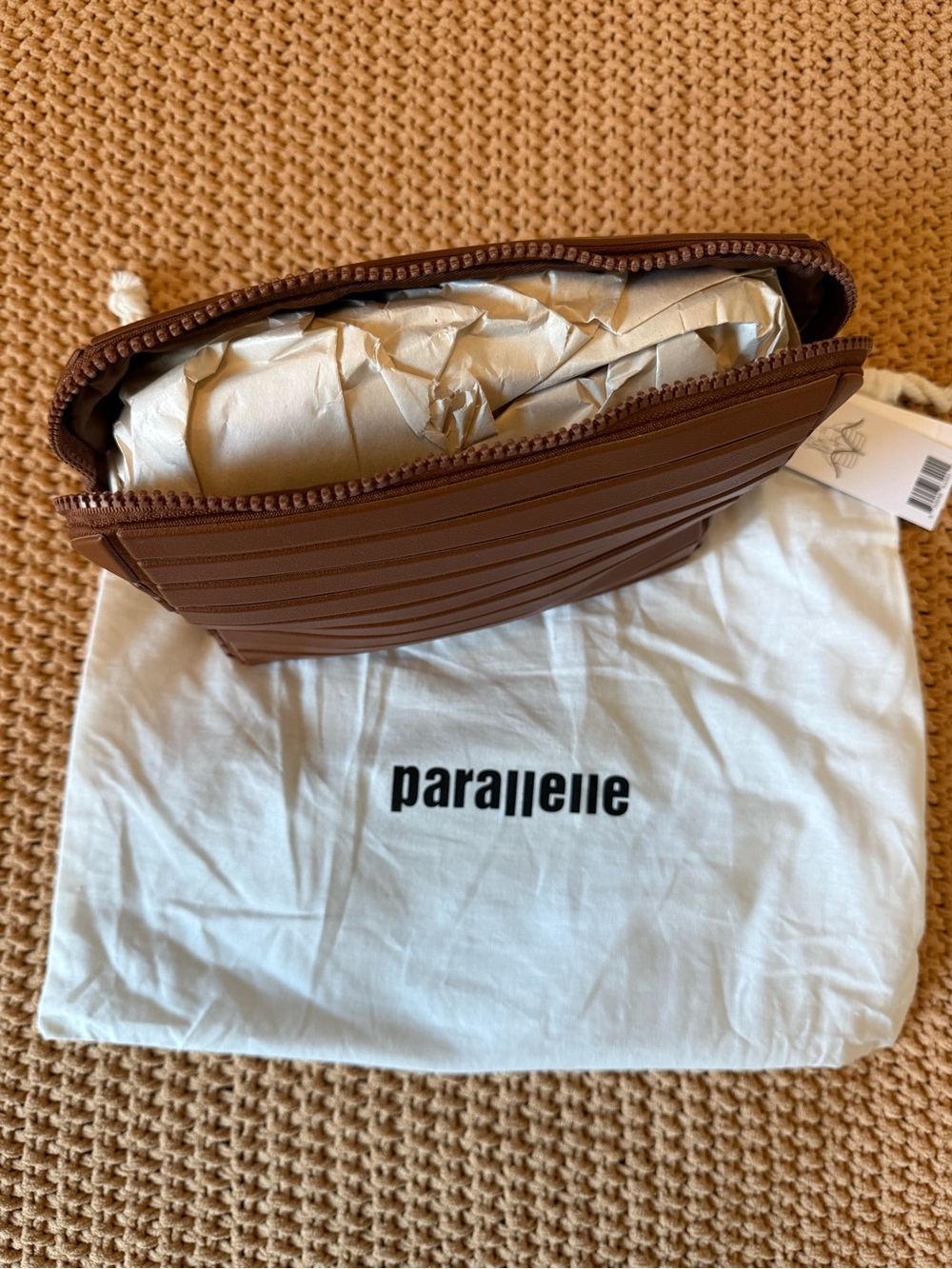 Parallelle The Vicuna Traveller Makeup Bag Brown Size Medium NEW WITH TAGS - Picture 5 of 10